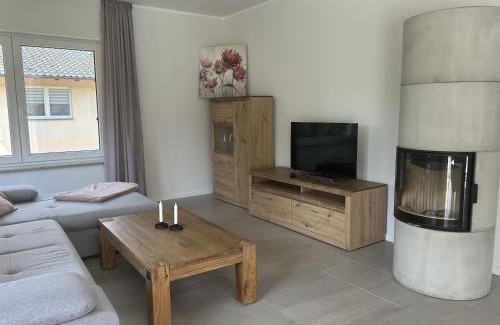 Oberhavel Apartamento | Ferienwohnung Waldesruh mit Kaminofen und Balkon