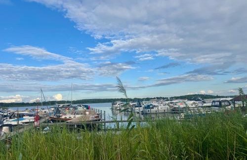 Werder Apartamento | Ferienwohnung Weidenkörbchen am Wasser in Werder Havel