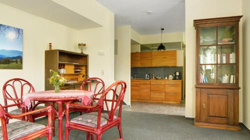 Elzach Apartamento | Ferienwohnung zum Goldenen Kopf