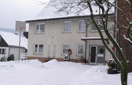 Usseln Apartamento | Ferienwohnungen Brüne