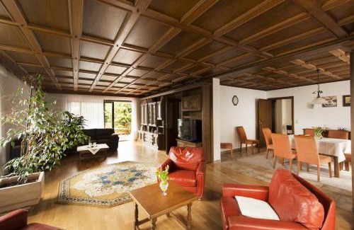 Zummeterhof Apartamento | Ferienwohnungen Casa Ri(e)sig