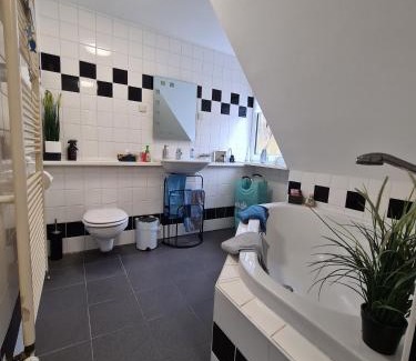 Berlar Apartamento | Ferienwohnungen Dorfliebe Dörnberg TALBLICK
