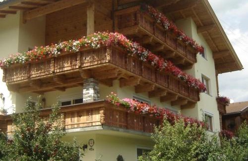 Ried im Zillertal Apartamento | Ferienwohnungen Kainer