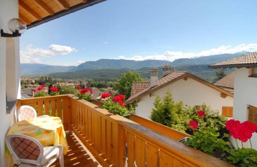 Caldaro Sulla Strada del Vino Apartamento | Ferienwohnungen Luggin