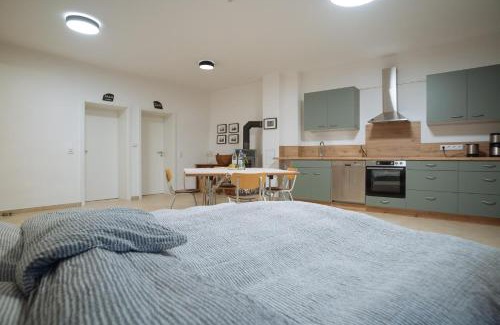 Pelm Apartamento | Ferienwohnungen Maijeschhof
