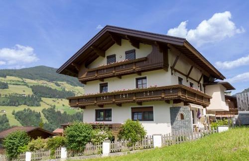 Hainzenberg Casa | Ferienwohnungen Rieser