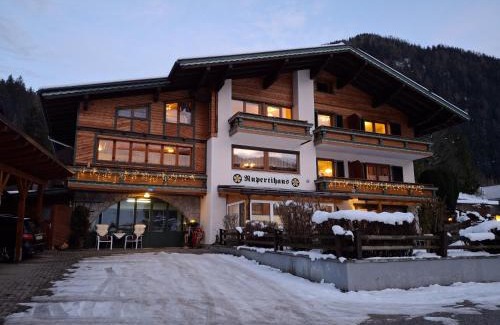 Flachau Apartamento | Ferienwohnungen Rupertihaus