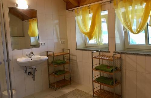 Zell Am Moos Apartamento | Ferienwohnungen Schlader