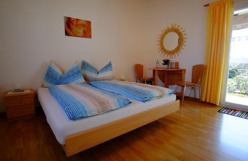 Erlach Cama Y Desayuno | Ferienzimmer Zülli