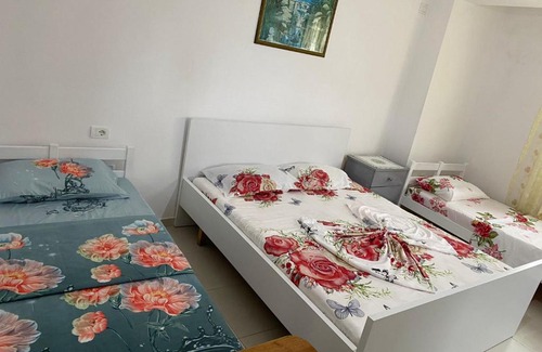 Qerek Casa | Feriz Vukaj