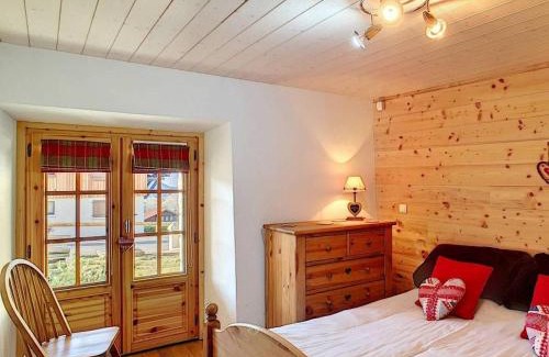 Les Carroz-d'Araches Apartamento | Ferme rénovée 4 ch, 3 sdb, PARKING, WIFI, proche pistes et commerces - FR-1-572-25