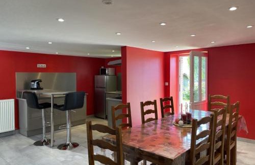 Isle-et-Bardais Casa | Ferme rénovée avec étang privé, proche de la forêt de Tronçais, idéale pour pêche et détente - FR-1-489-389