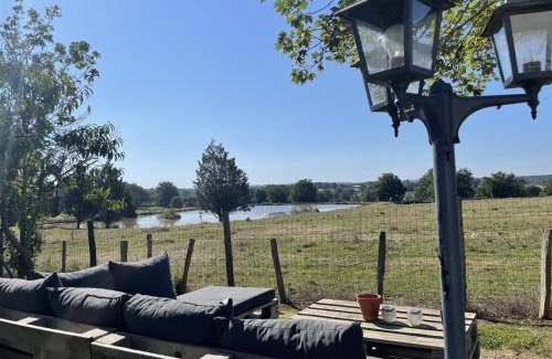 Isle-et-Bardais Casa | Ferme rénovée avec étang privé, proche de la forêt de Tronçais, idéale pour pêche et détente - FR-1-489-389