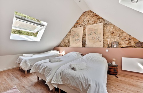 Boussy-Saint-Antoine Otro | Fermette de Rochopt 13th century - 15 p. - Riverside & small wood - 30km Paris