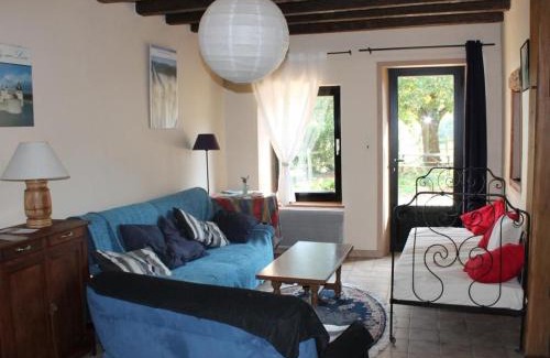 Douchy Casa | Fermette Gâtinaise Rénovée à 1h30 de Paris - 4 Chambres, Calme et Verdure - FR-1-590-49