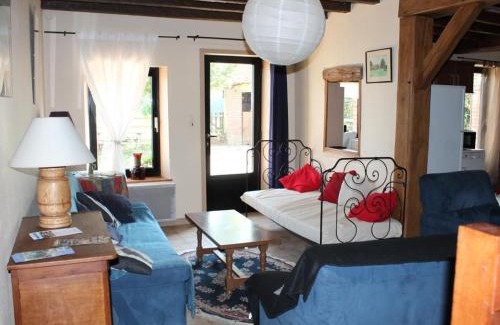 Douchy Casa | Fermette Gâtinaise Rénovée à 1h30 de Paris - 4 Chambres, Calme et Verdure - FR-1-590-49