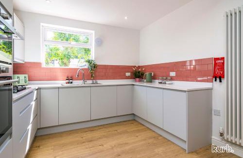 Mapperley Casa | Fern Cottage - 5 bedroom House free Parking
