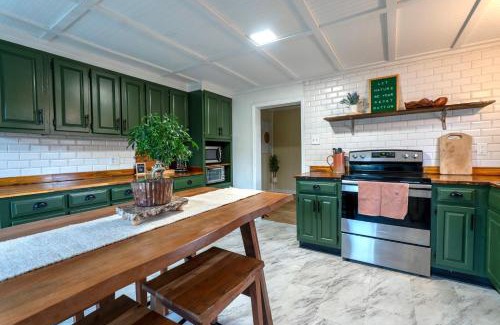Lookout Valley Neighborhood Association Casa | Fern Landing - Peaceful, spacious, modern, firepit