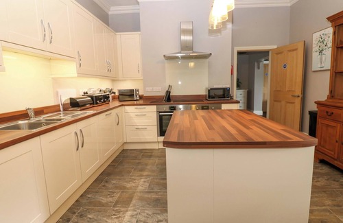 Carlisle Cabaña | FERN LEE, pet friendly, with hot tub in Carlisle