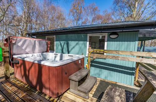 Lewiston Casa | Fern Lodge 11 with Hot Tub