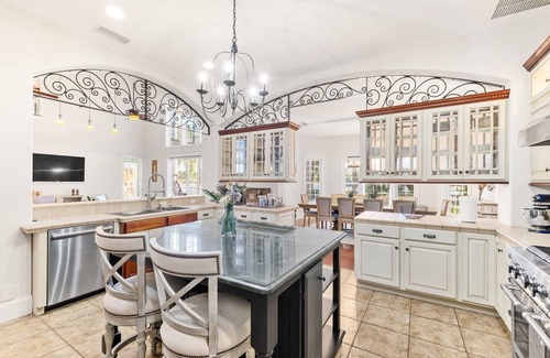 Pomona Park Casa | Fern Oak Estate: Waterfront near St Augustine FL Sleeps 32