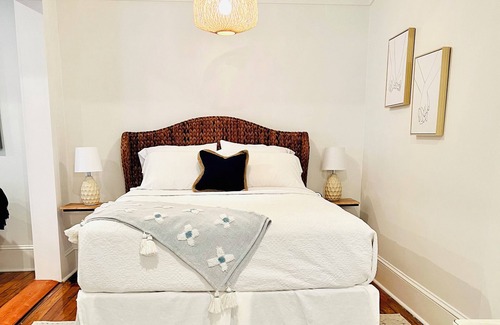 Biloxi Hotel | Fern Suite- Close to Downtown, Beaches, Casinos, Shopping, Galleries, Local Eats