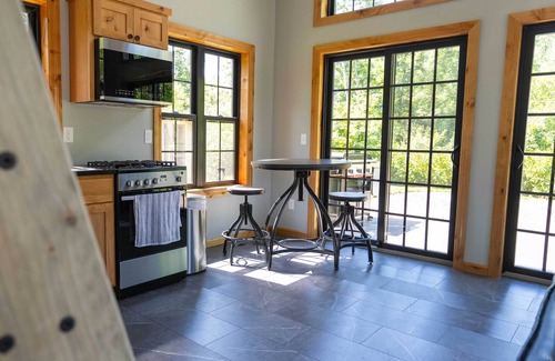 Rock Creek Cabina | Fern Valley at Nature Shores