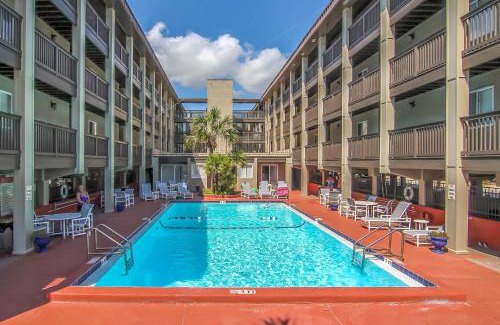 Fernandina Beach Apartamento | Fernandina Beach Condo with Pool and Beach Access!