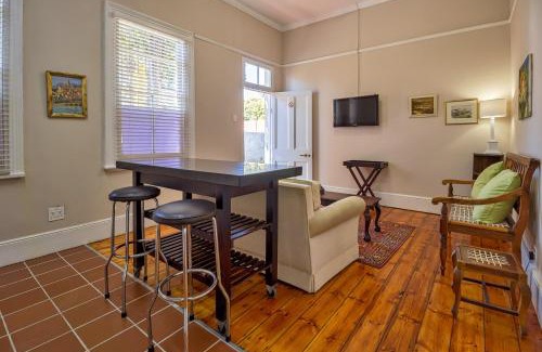 Port Elizabeth Central Casa | Fernando's self catering cottages