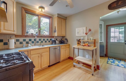 Ferndale Casa | Ferndale Gem, Walk to Stores & Restaurants!