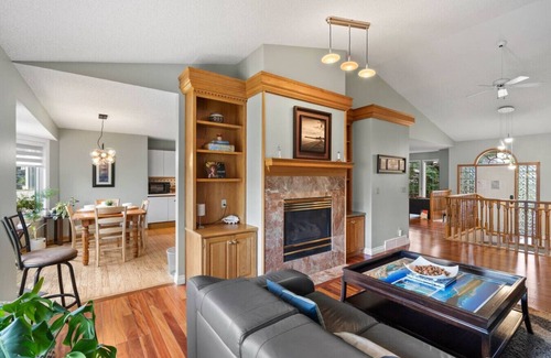 Hawkwood Apartamento | Ferngully | Backyard | Gym | Clawfoot Tub | Garage
