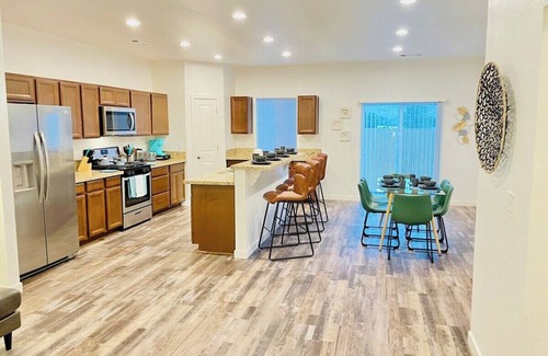 Fernley Casa | Fernley House/ 5TVs Sleeps 13/Pet OK🦮🐈