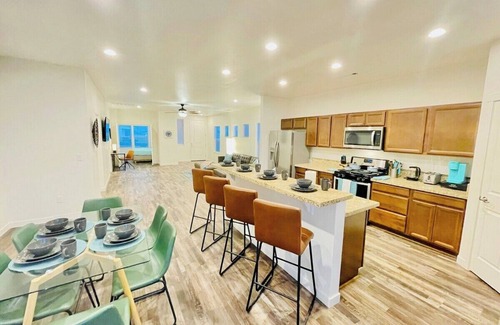 Fernley Casa | Fernley House/ 5TVs Sleeps 13/Pet OK🦮🐈