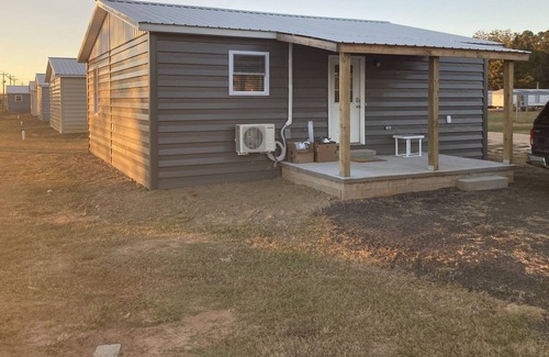 Atmore Cabaña | Fern’s Cottage New Construction! A cozy place to relax.