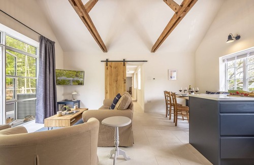 Cranbrook Cabaña | Fernwood offers families and couples a perfect base to explore the beautiful Kent countryside