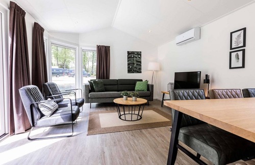 Lageweg Chalet De Esquí | ✓ Ferox at Parc de IJsselhoeve ✓ Holiday home for 5 persons ✓ Located in Nieuwerkerk aan den IJssel (Zuid-Holland) ✓ Holiday park next to the IJssel ✓ Book directly through the park