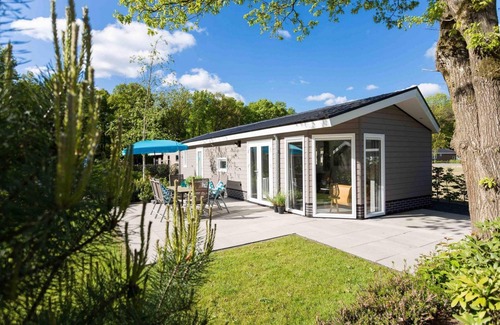 Beekbergen-Zuid Chalet De Esquí | ✓ Ferox at Recreatiepark Beekbergen ✓ Holiday home for 6 persons ✓ Located in Beekbergen (Gelderland) ✓ Holiday park on the Veluwe ✓ Book directly through the park