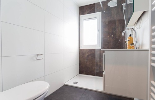 Beekbergen-Zuid Chalet De Esquí | ✓ Ferox XL at Recreatiepark Beekbergen ✓ Holiday home for 4 persons ✓ Located in Beekbergen (Gelderland) ✓ Holiday park on the Veluwe ✓ Book directly through the park
