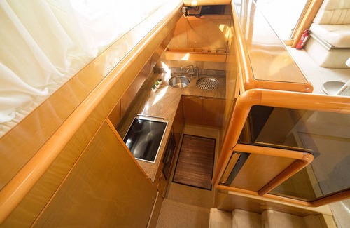 Astypalaia Alquiler De Eote | Ferretti Yacht 19m, un alojamiento de lujo con Astypalea VIP Yachting