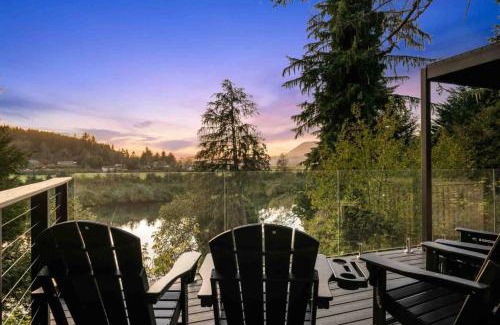 Nehalem Casa | Ferry Tales on Tomlinson