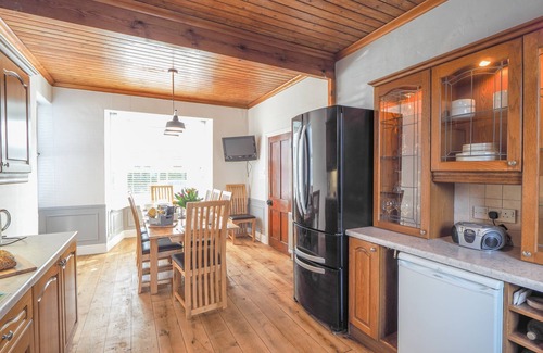 Cross Inn Cabaña | Ferwig, New Quay - Four Bedroom Cottage, Sleeps 8