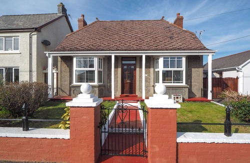 Cross Inn Cabaña | Ferwig, New Quay - Four Bedroom Cottage, Sleeps 8