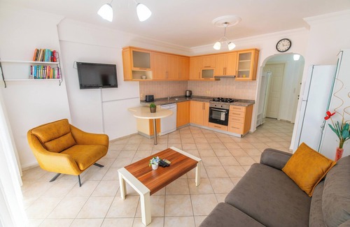 Fethiye City Center Apartamento | fethiye , ground floor, beachfront, one bedroom, 24/7 security, private beach