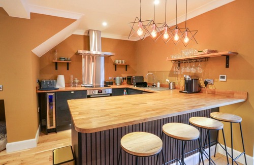Auchterarder Cabaña | FEUS HOLIDAY COTTAGE, pet friendly, with hot tub in Auchterarder