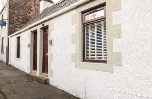 Auchterarder Cabaña | FEUS HOLIDAY COTTAGE, pet friendly, with hot tub in Auchterarder