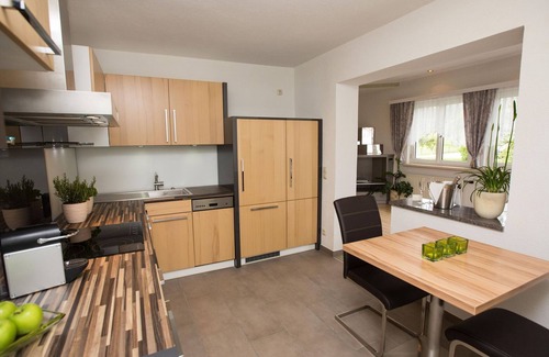 Schoerfling am Attersee Apartamento | FEWO 1 de lujo con balcón * - Pension KNOLL am Attersee