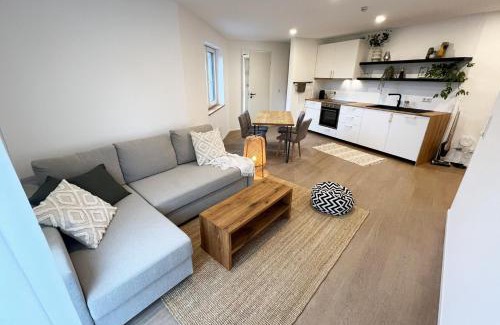Reichshof Apartamento | FeWo Anders - Neubau mit Balkon im Bergischen Land