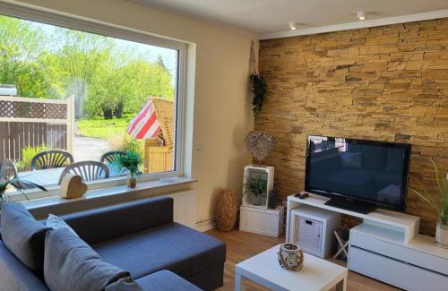 Alt-Travemunde/Ronnau Apartamento | FeWo Dünengras mit Terrasse und Strandkorb