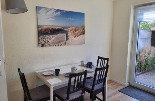 Alt-Travemunde/Ronnau Apartamento | FeWo Dünengras mit Terrasse und Strandkorb