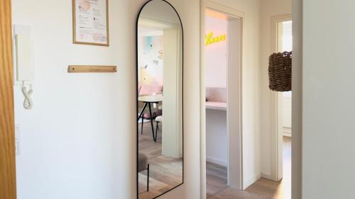 Stadtbezirk Nord Apartamento | Fewo GOLDBERG, Balkon, SmartTV